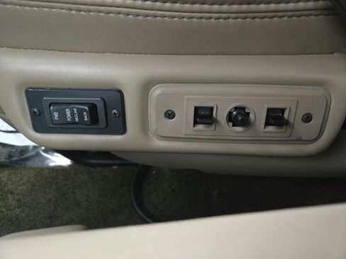 Used 2020 GMC Savana 2500 Extended w/ Enhanced Convenience Package image 27