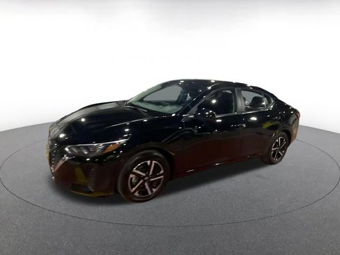 Used 2025 Nissan Sentra SV FWD image 9