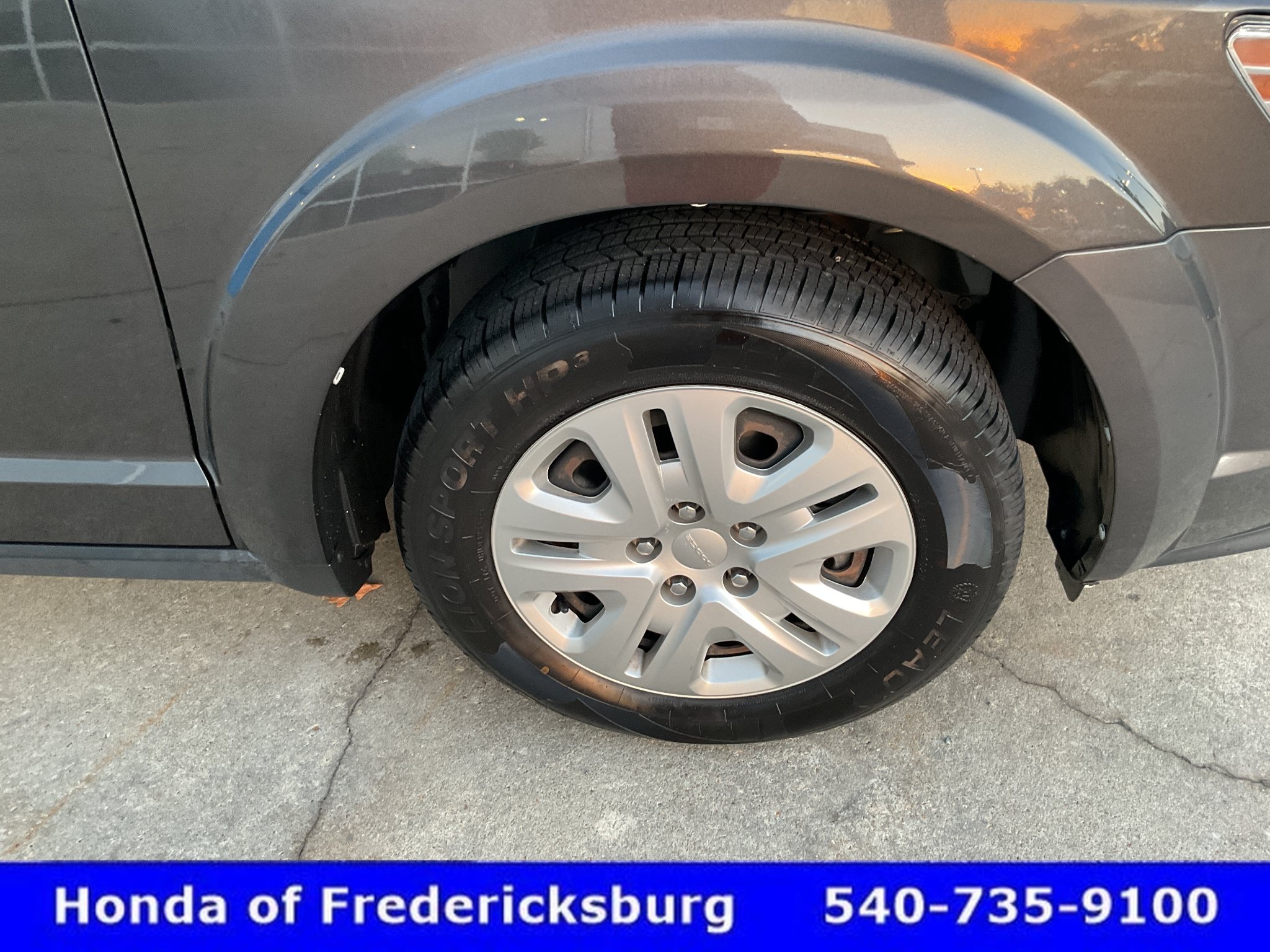 Used 2018 Dodge Journey SE FWD image 13