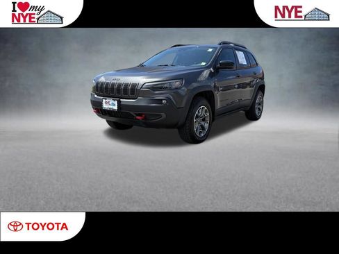 Used 2022 Jeep Cherokee Trailhawk w/ Trailer Tow Group AWD/4WD image 1