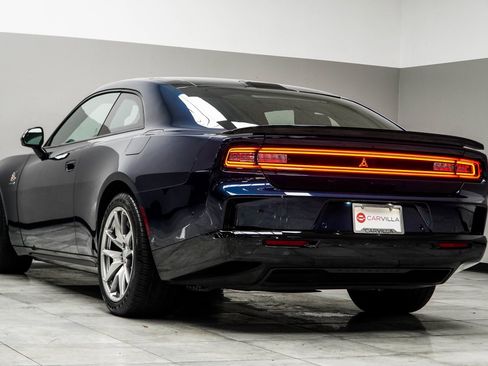 Used 2025 Dodge Charger R/T Scat Pack w/ Track Pack image 11