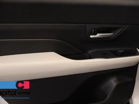 Certified 2025 Toyota Grand Highlander AWD image 31