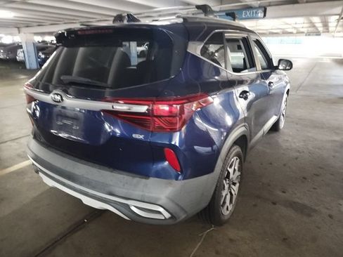 Certified 2021 Kia Seltos EX AWD/4WD image 2