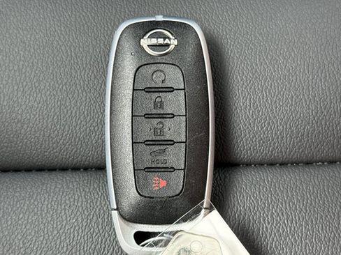 Certified 2025 Nissan Murano SL AWD/4WD image 30