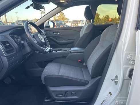 Used 2023 Nissan Rogue SV image 15