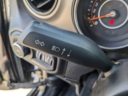 Used 2021 Jeep Wrangler Unlimited Sport AWD/4WD image 27