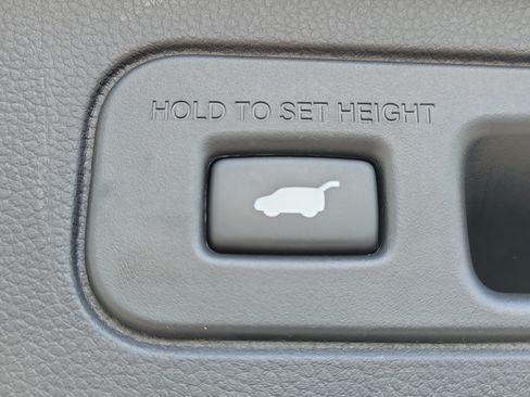 Used 2024 Honda Pilot EX-L image 10