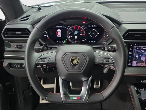 Used 2025 Lamborghini Urus SE AWD/4WD image 13
