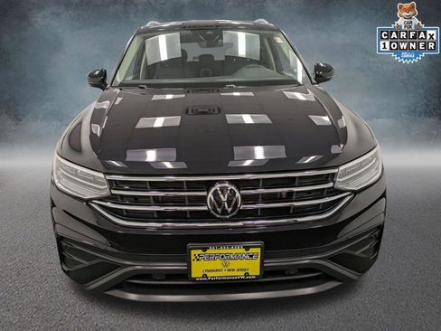 Used 2022 Volkswagen Tiguan SE image 2