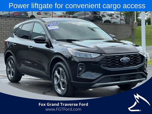 Certified 2025 Ford Escape ST-Line Select AWD/4WD image 35