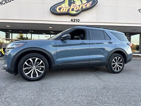 Used 2025 Ford Explorer ST-Line AWD/4WD image 15