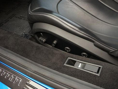 Used 2022 Ferrari F8 Tributo image 23