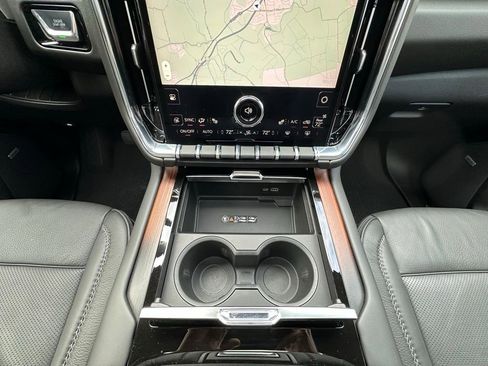 Used 2025 GMC Yukon XL Denali w/ Sun & Power Step Package image 12