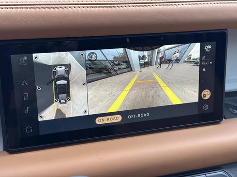 Used 2024 Land Rover Defender 110 S image 26