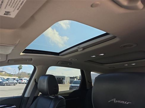 Used 2020 Buick Enclave Avenir w/ Avenir Technology Package image 27