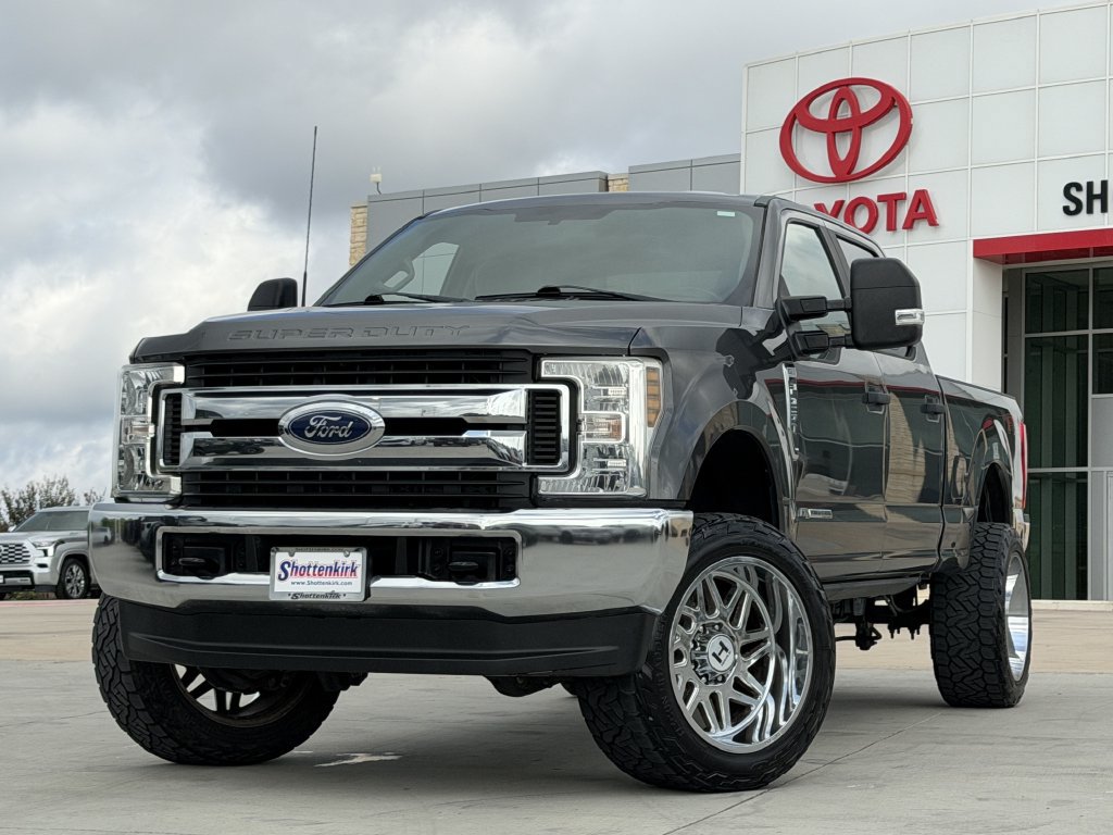 Used 2018 Ford F250 XL w/ STX Appearance Package AWD/4WD image 2
