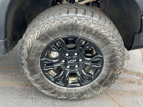 Used 2023 Chevrolet Silverado 1500 ZR2 w/ Technology Package image 10