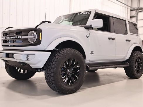 New 2026 Ford Bronco Outer Banks AWD/4WD image 5