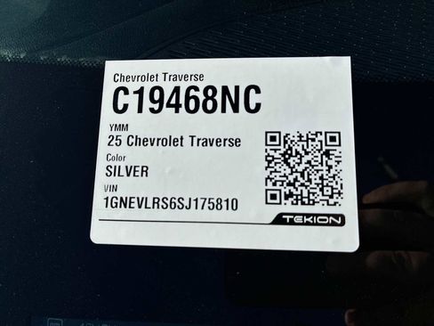 Certified 2025 Chevrolet Traverse RS image 35