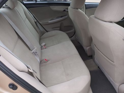 Used 2013 Toyota Corolla LE image 20