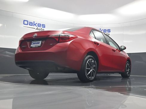 Used 2015 Toyota Corolla LE FWD image 40