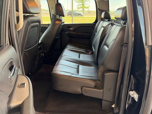 Used 2011 GMC Sierra 2500 SLT w/ SLT Convenience Package AWD/4WD image 16