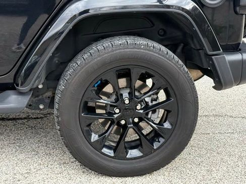 Used 2023 Jeep Wrangler Unlimited Sahara w/ Cold Weather Group image 15