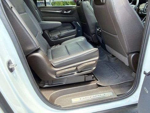 Used 2023 GMC Yukon XL Denali AWD/4WD image 15