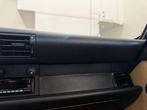 Used 1991 Porsche 911 Targa image 30