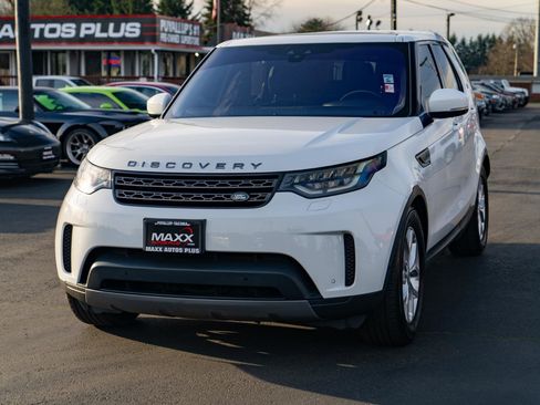 Used 2019 Land Rover Discovery SE image 4