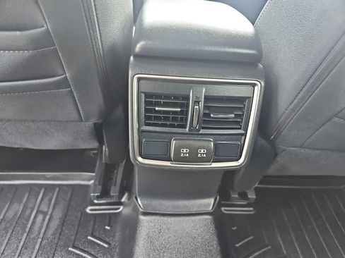 Used 2024 Subaru Forester Premium AWD/4WD image 24
