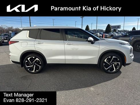 Used 2023 Mitsubishi Outlander SE image 8