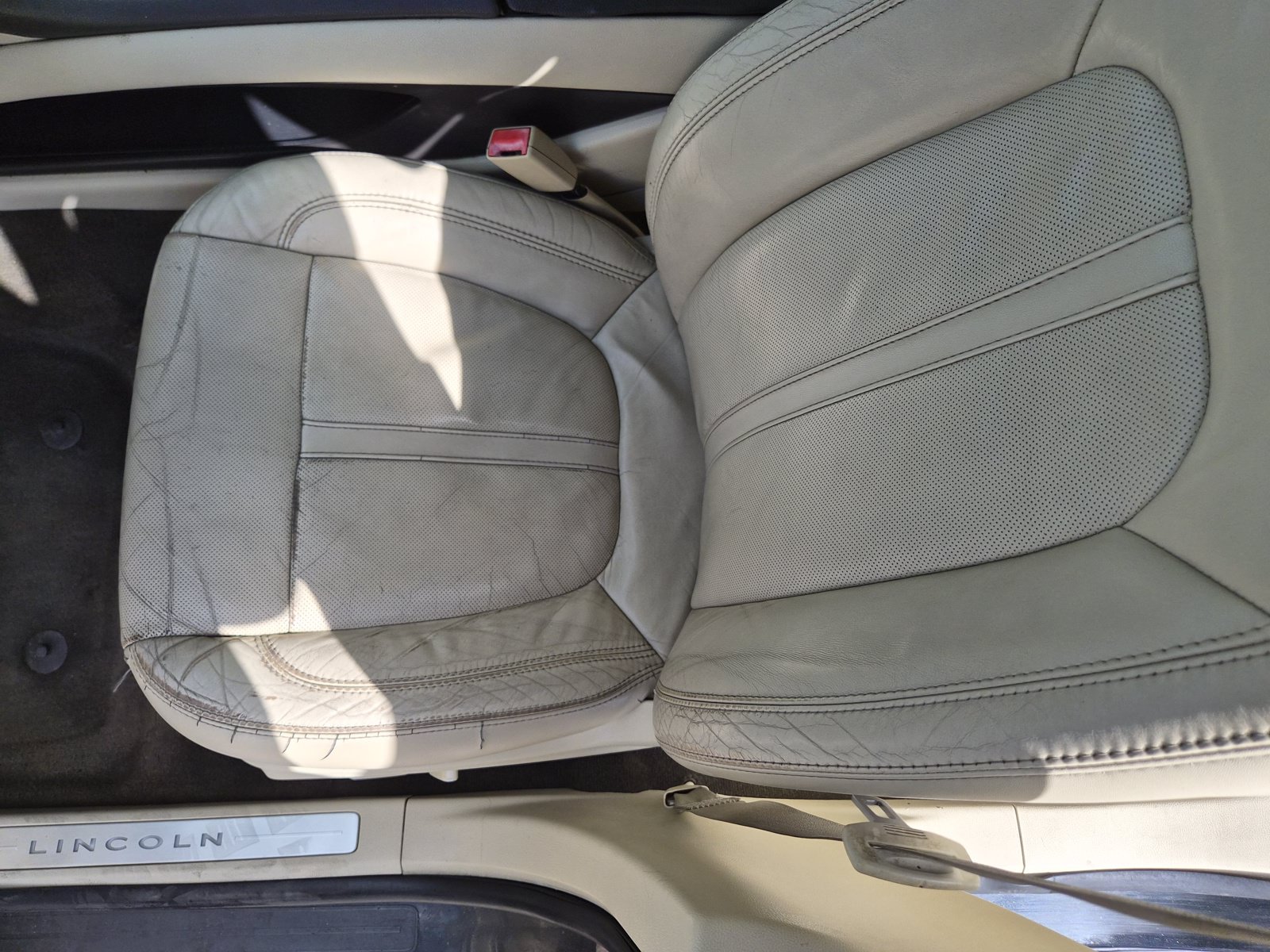 Used 2013 Lincoln MKZ FWD image 12