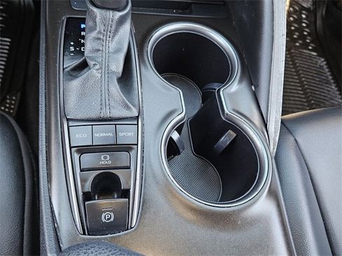 Used 2023 Toyota Camry SE image 18