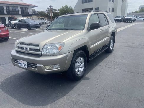 Used 2004 Toyota 4Runner SR5 AWD/4WD image 2