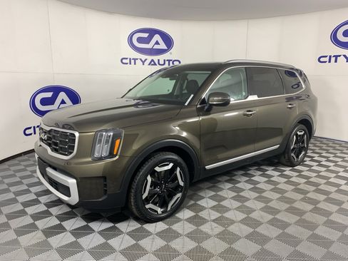 Used 2025 Kia Telluride S FWD image 7