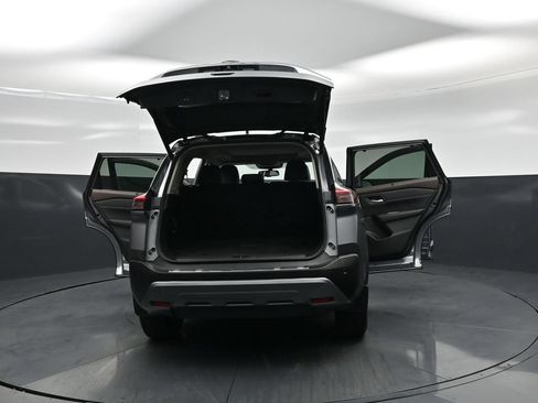 Used 2023 Nissan Rogue SL w/ SL Premium Package FWD image 28