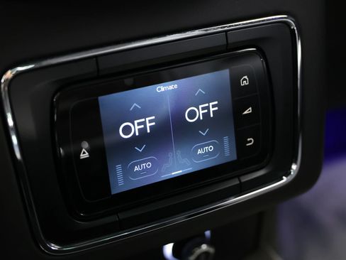 Used 2020 Bentley Bentayga Plug-In Hybrid AWD/4WD image 66