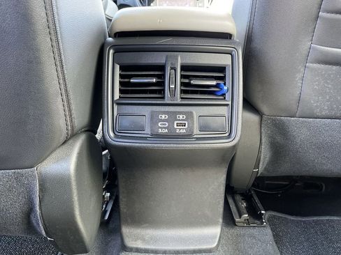 Certified 2025 Subaru Forester Premium AWD/4WD image 40