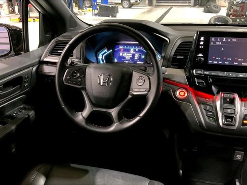 Used 2024 Honda Odyssey Sport image 5