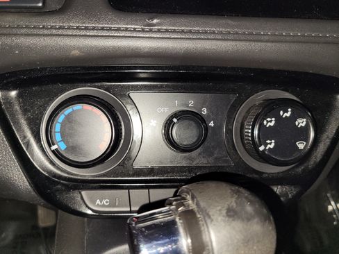 Used 2020 Honda HR-V LX image 28