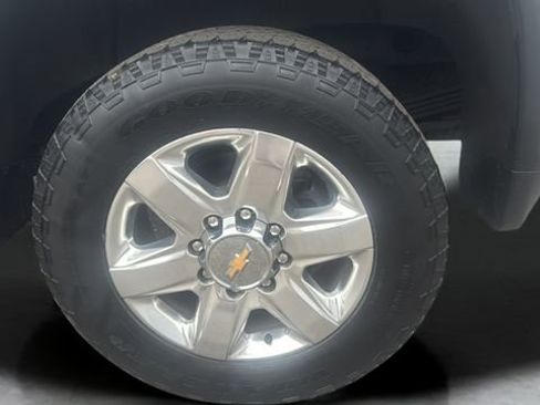 Used 2021 Chevrolet Silverado 2500 LTZ w/ LTZ Premium Package AWD/4WD image 37