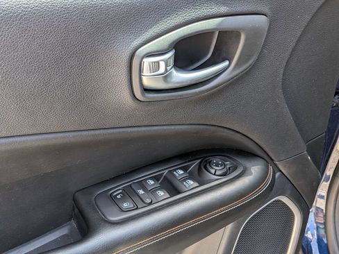 Certified 2021 Jeep Compass Latitude AWD/4WD image 11