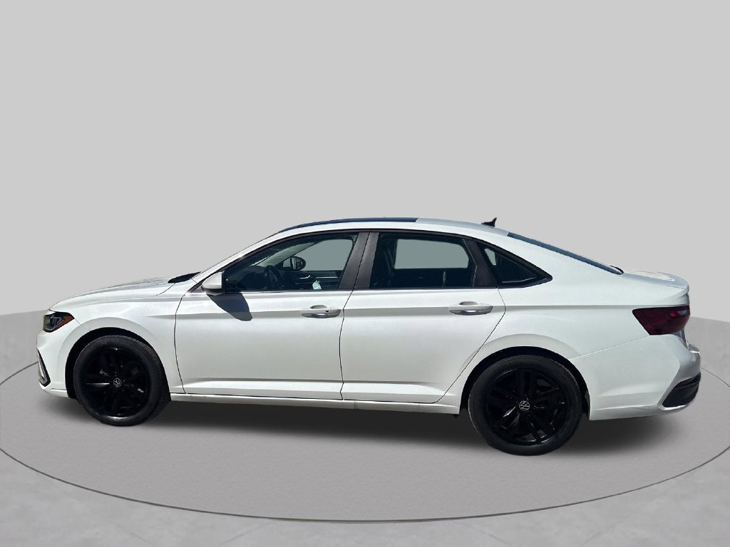 Used 2025 Volkswagen Jetta SE w/ Sunroof Package FWD image 33