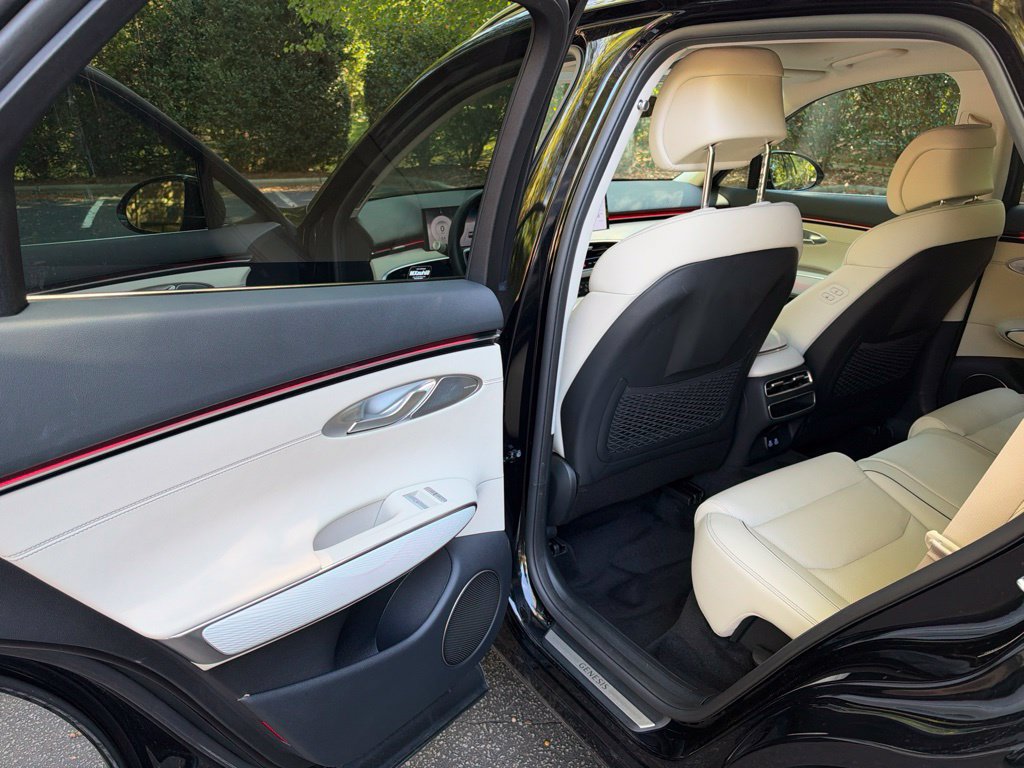 Certified 2026 Genesis GV70 2.5T Advanced AWD/4WD image 21