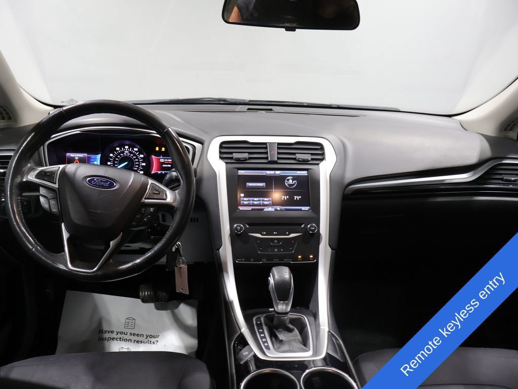 Used 2014 Ford Fusion SE FWD image 3