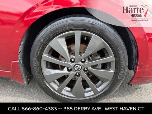 Used 2020 Nissan Sentra SV w/ SV Premium Package FWD image 11