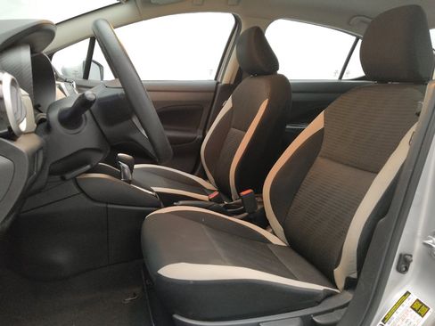 Used 2021 Nissan Versa SV FWD image 17