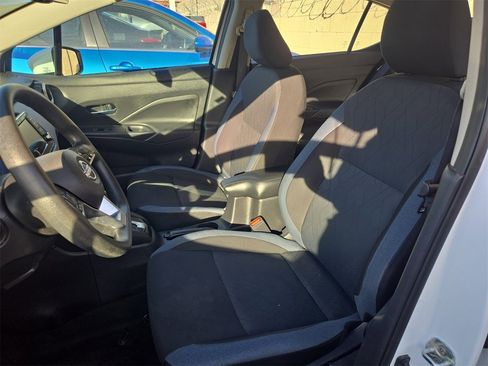 Used 2023 Nissan Versa SV w/ Electronics Package image 6