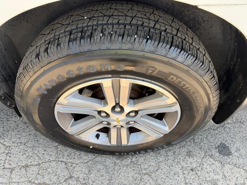 Used 2017 Chevrolet Traverse LT FWD image 24